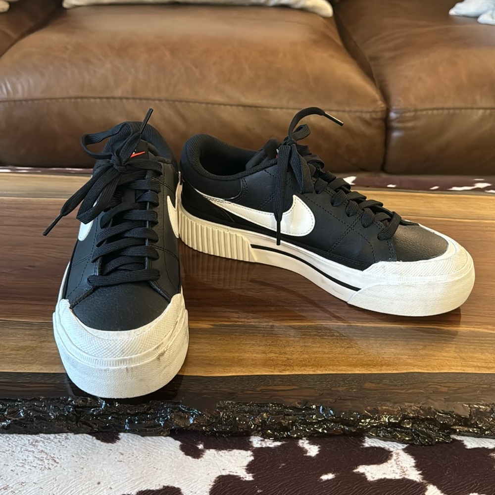 Like new Nike Black and White platform sneakers